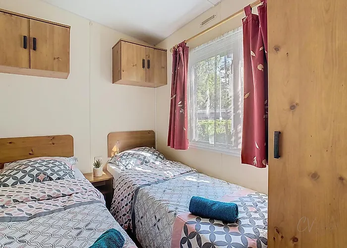 Apartment Mobil-home Vi 10 A - La Carabasse - Siblu Avec Piscine Payante Vias