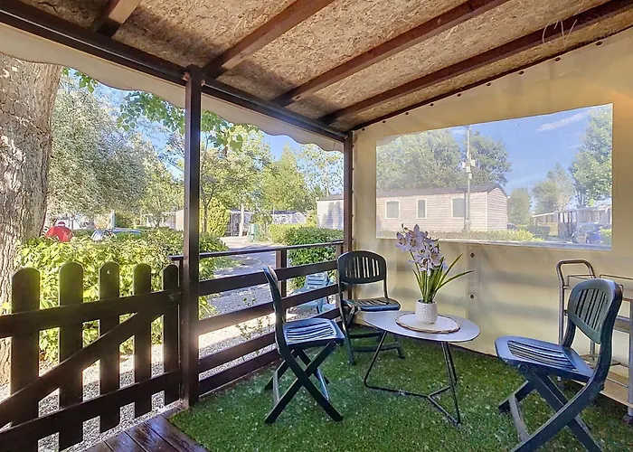 Apartment Mobil-home Vi 10 A - La Carabasse - Siblu Avec Piscine Payante Vias
